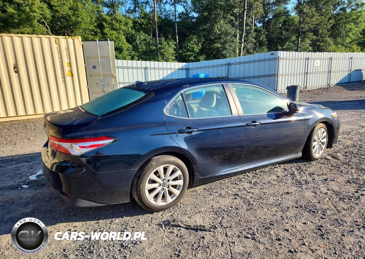2019 Toyota Camry Le VIN:4T1B11HK4KU254142 - 3