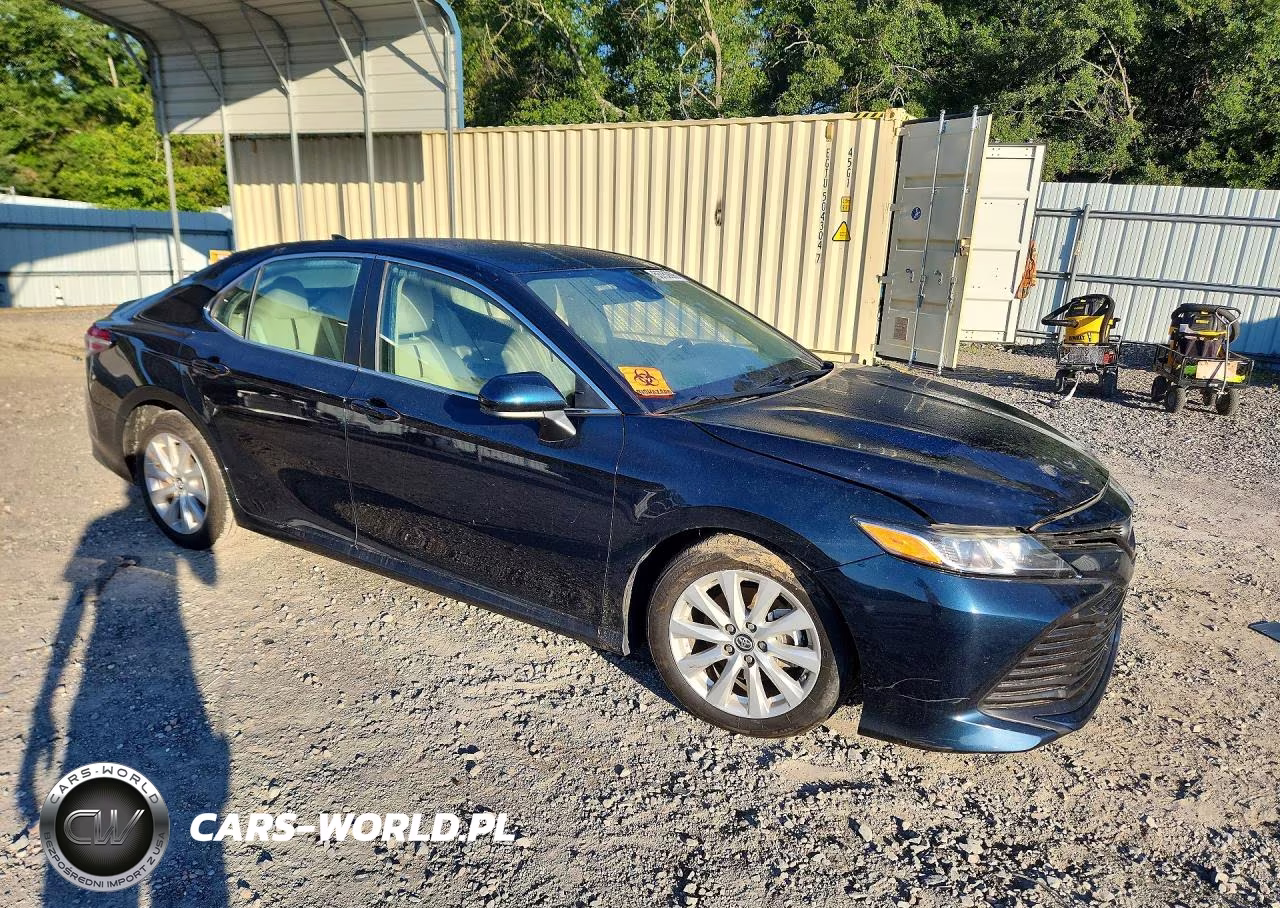 2019 Toyota Camry Le VIN:4T1B11HK4KU254142 - 4