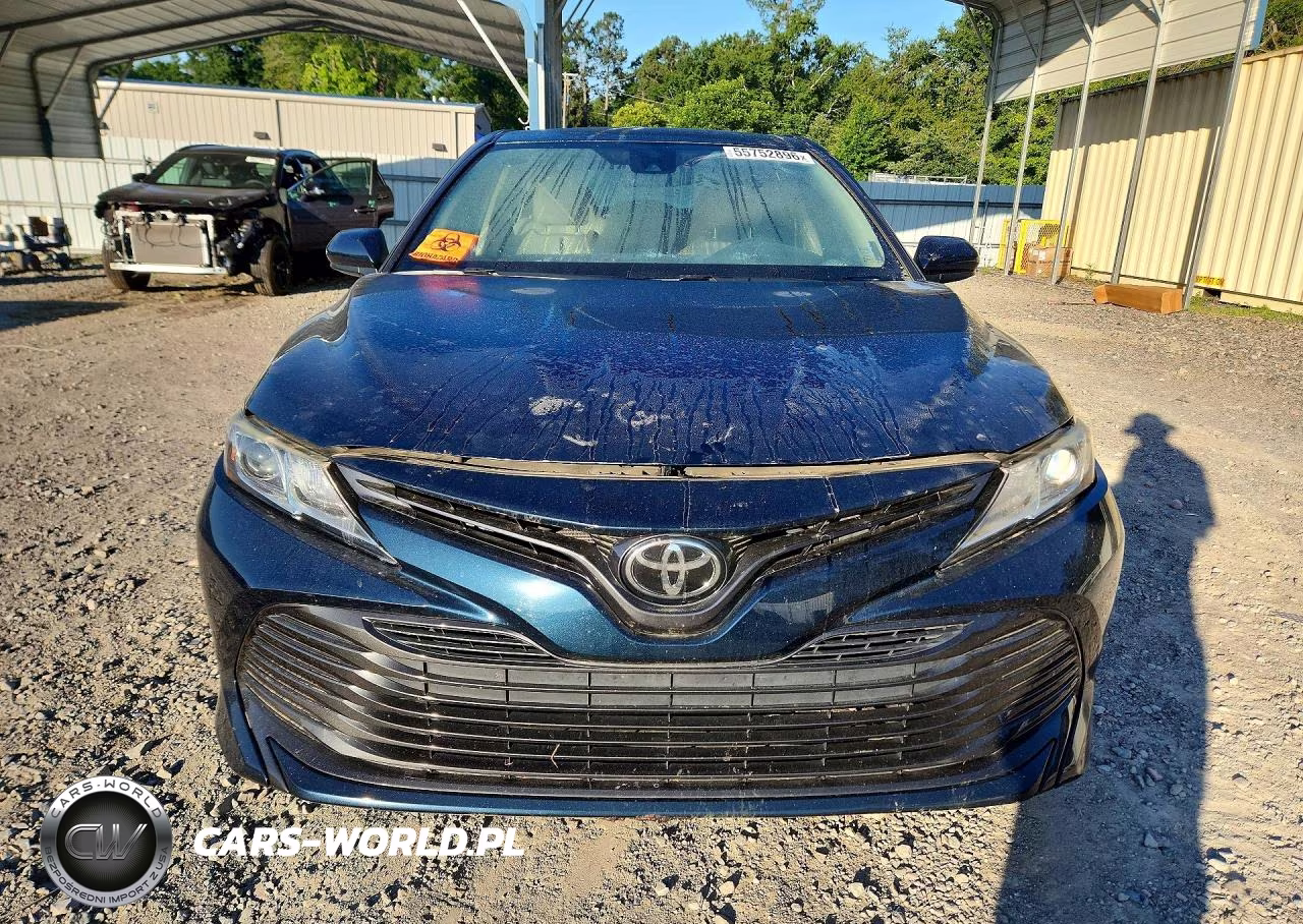 2019 Toyota Camry Le VIN:4T1B11HK4KU254142 - 5