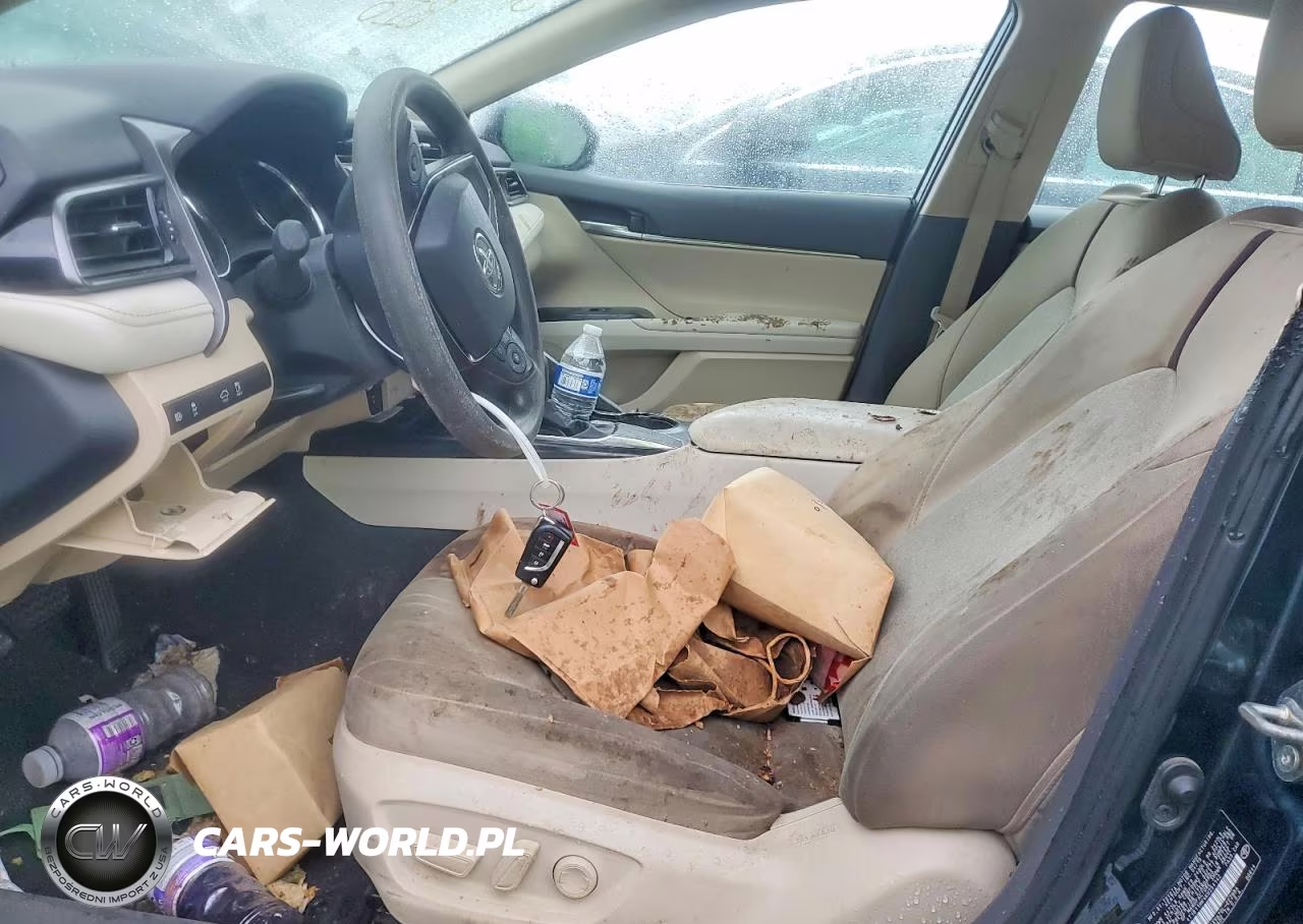 2019 Toyota Camry Le VIN:4T1B11HK4KU254142 - 7