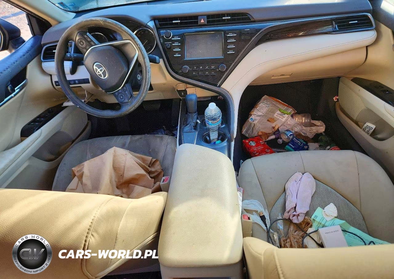 2019 Toyota Camry Le VIN:4T1B11HK4KU254142 - 8