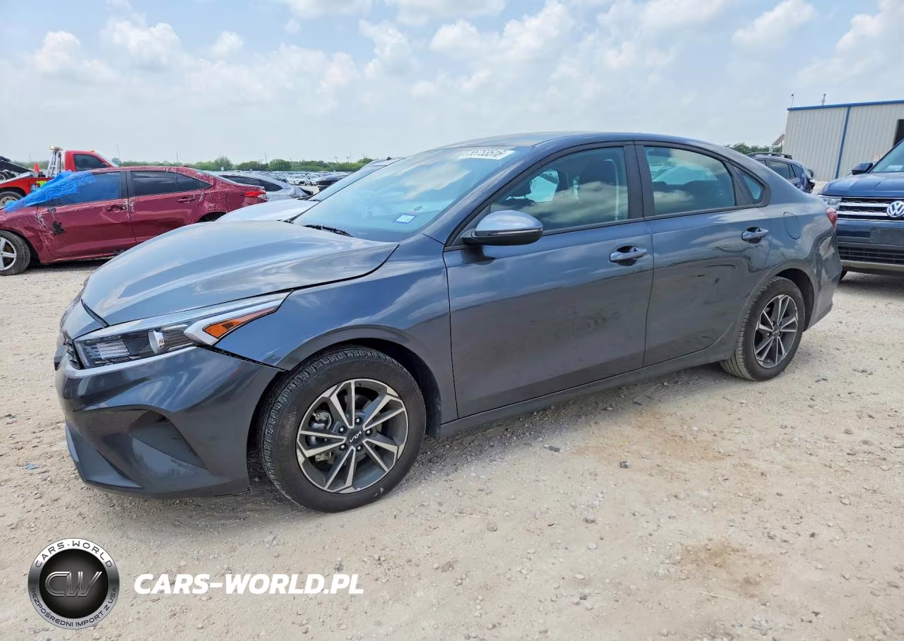 2024 Kia Forte Lxs – zdjęcie 1 z 12