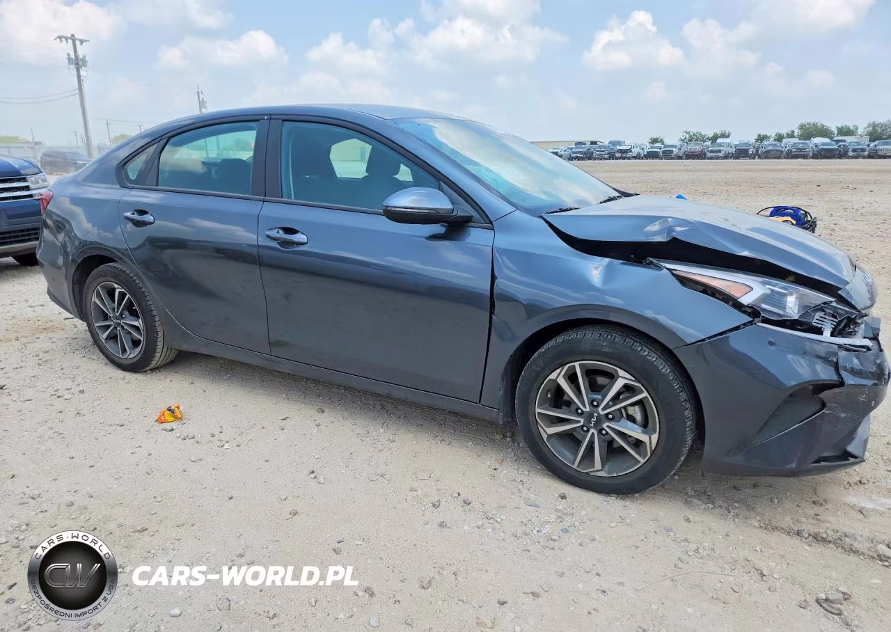 2024 Kia Forte Lxs VIN:3KPF24AD8RE765202 - 4