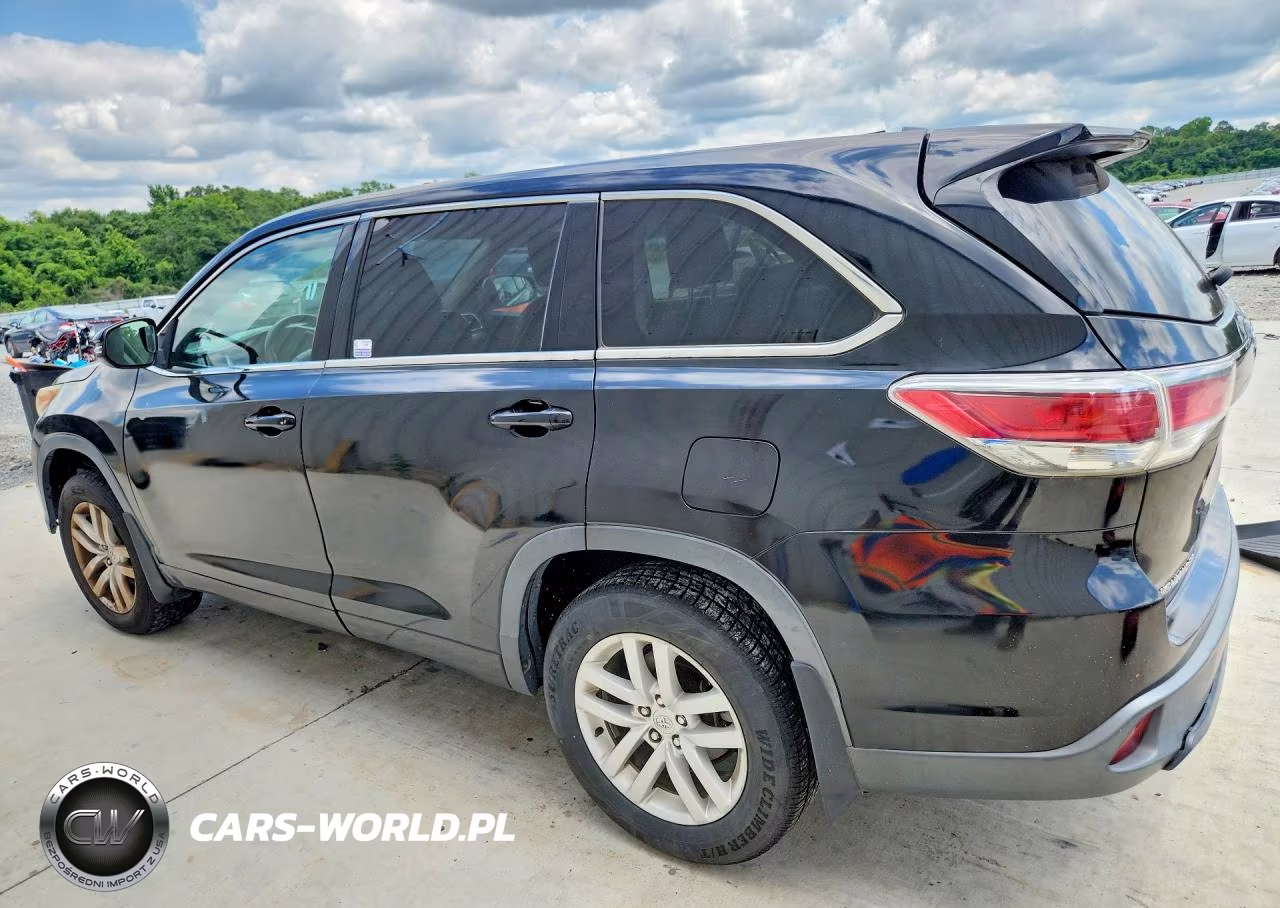 2015 Toyota Highlander Le VIN:5TDBKRFH4FS074256 - 2