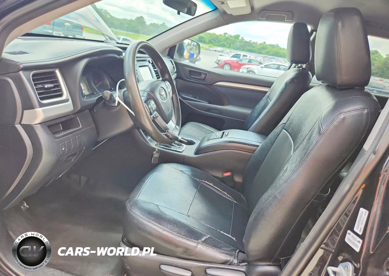 2015 Toyota Highlander Le VIN:5TDBKRFH4FS074256 - 7