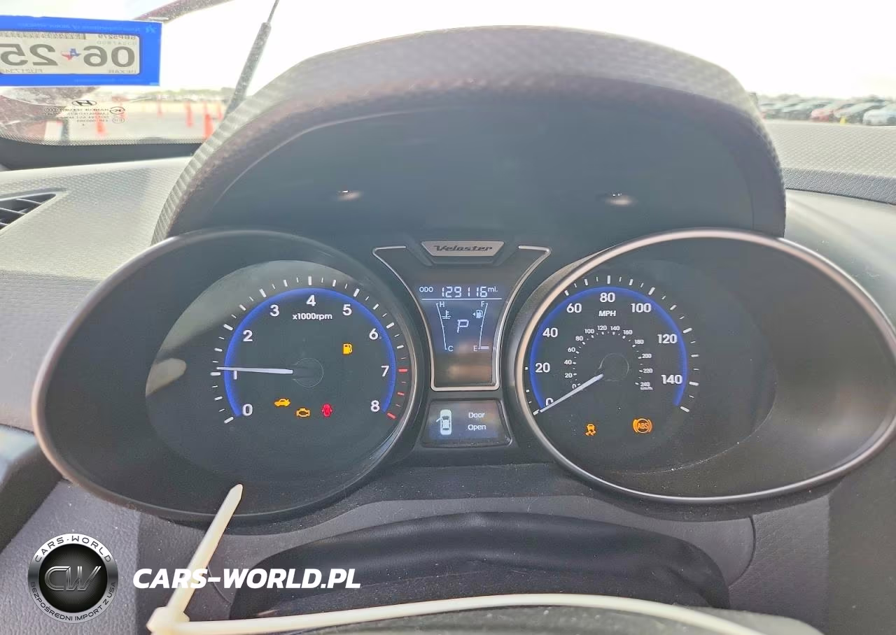 2015 Hyundai Veloster Turbo VIN:KMHTC6AE7FU217348 - 9