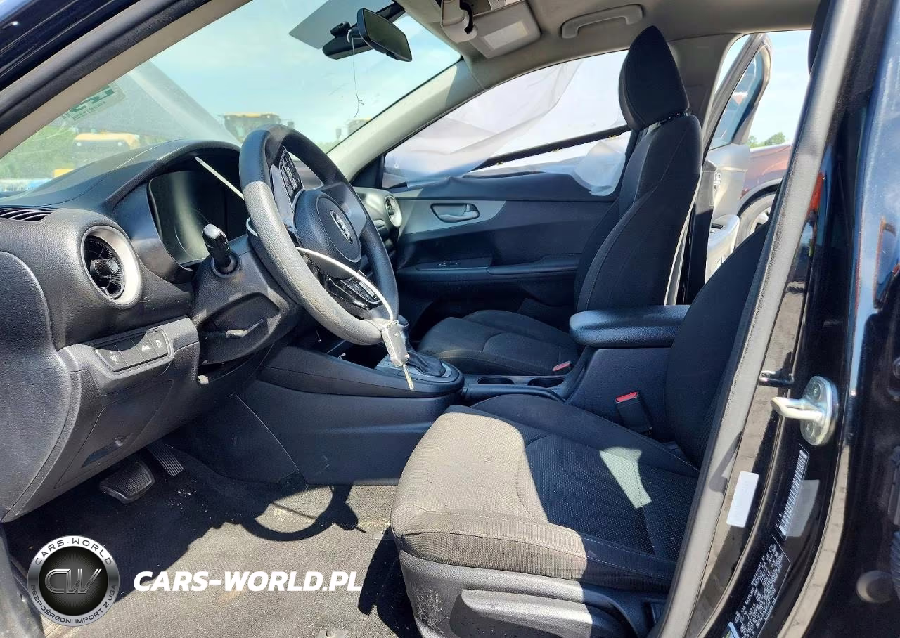 2019 Kia Forte Lxs VIN:3KPF24AD8KE017569 - 7