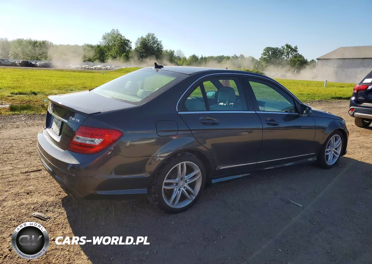 2013 Mercedes-Benz C 300 4Matic VIN:WDDGF8AB5DA840065 - 3