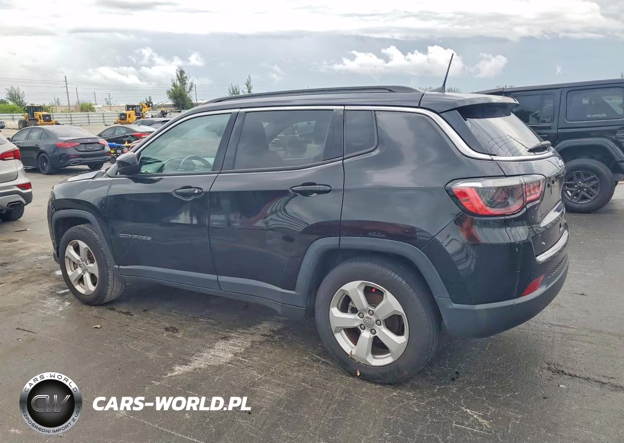 2021 Jeep Compass Latitude VIN:3C4NJCBB9MT585558 - 2