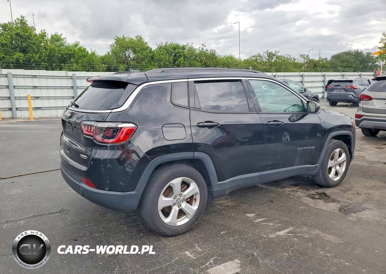 2021 Jeep Compass Latitude VIN:3C4NJCBB9MT585558 - 3