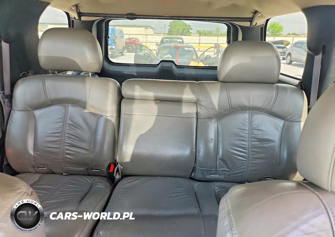 2002 Chevrolet Tahoe C1500 VIN:1GNEC13Z22R159587 - 10