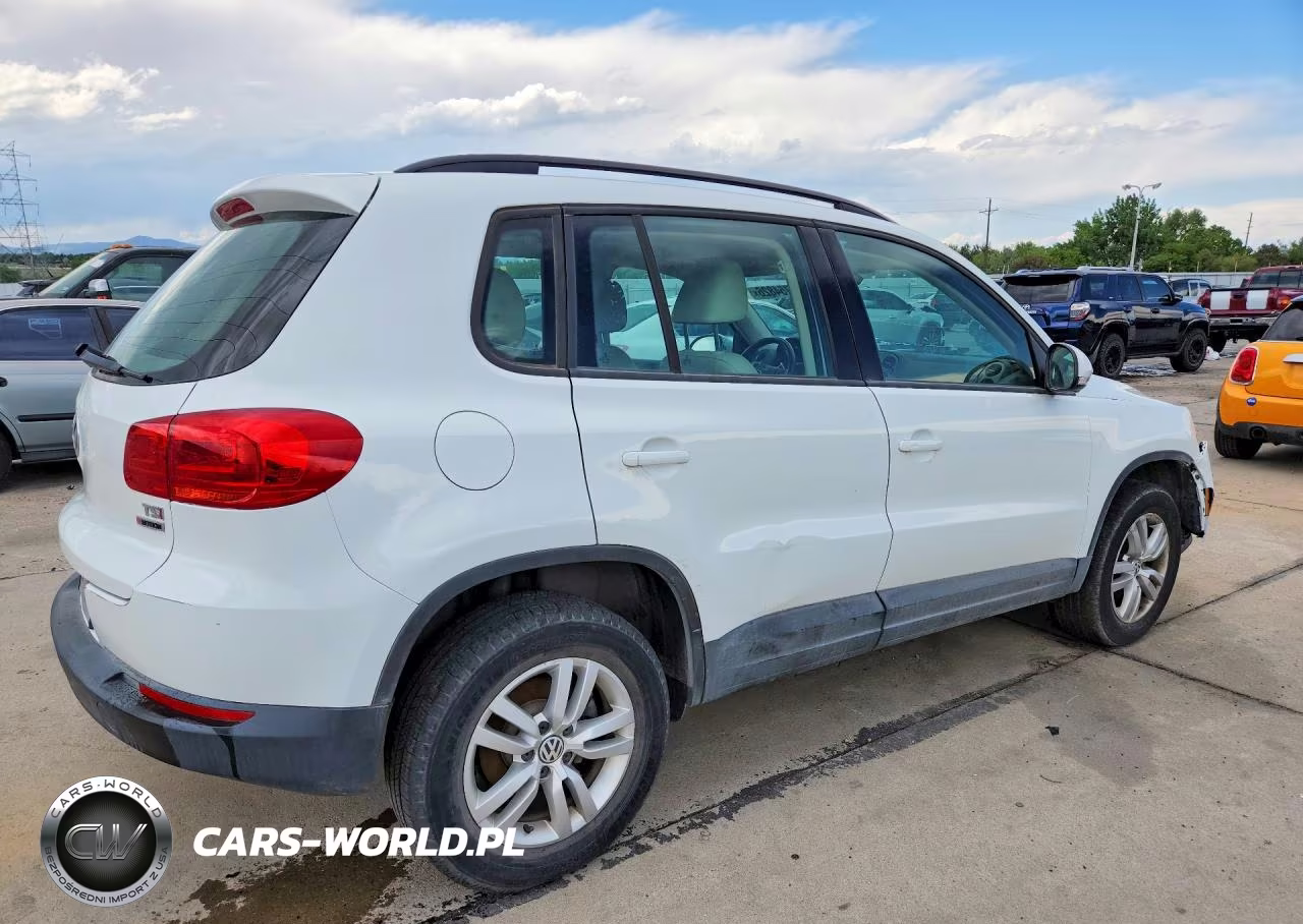2017 Volkswagen Tiguan S VIN:WVGBV7AX9HK039065 - 3