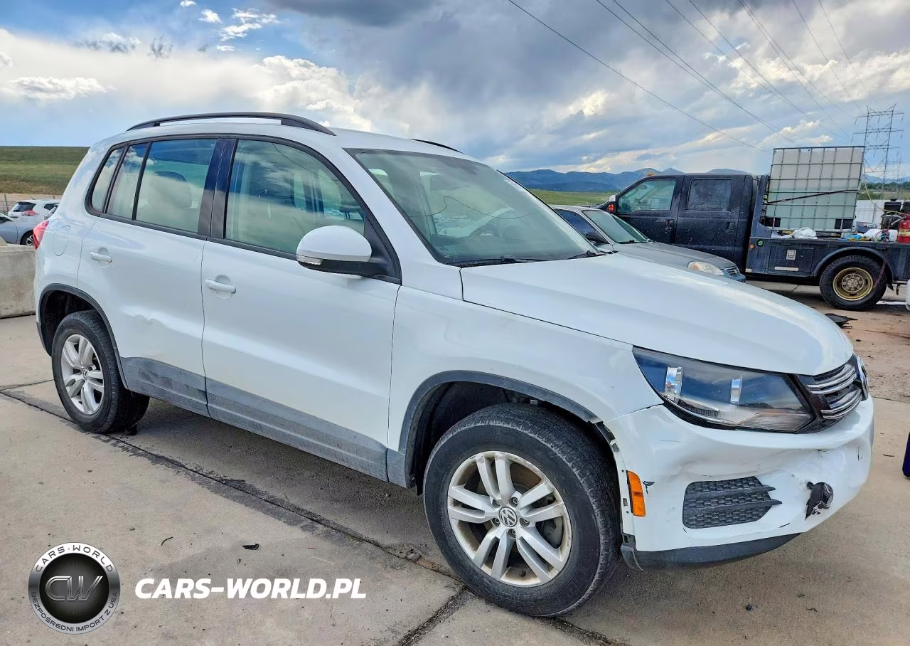 2017 Volkswagen Tiguan S VIN:WVGBV7AX9HK039065 - 4