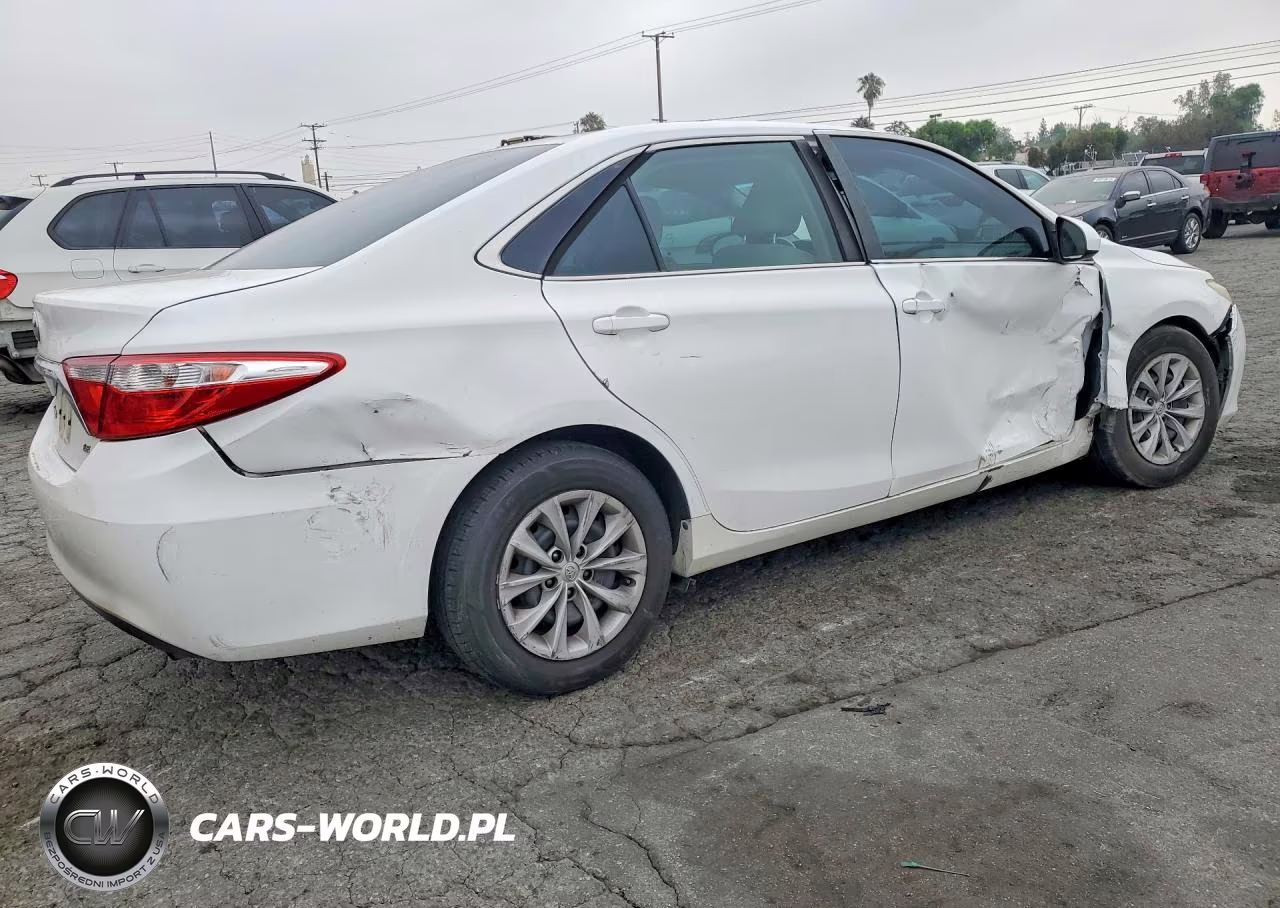 2015 Toyota Camry Le VIN:4T1BF1FK0FU967159 - 3