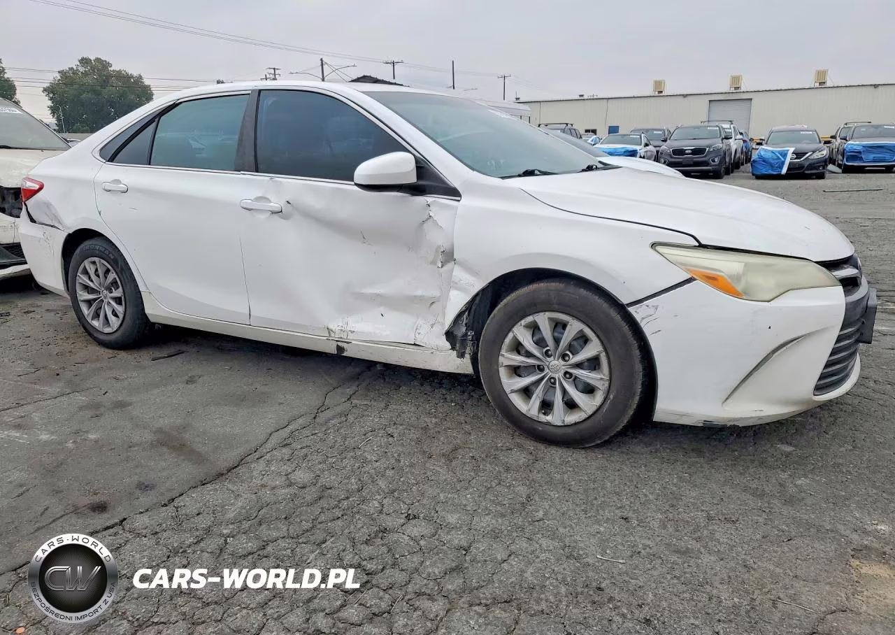 2015 Toyota Camry Le VIN:4T1BF1FK0FU967159 - 4