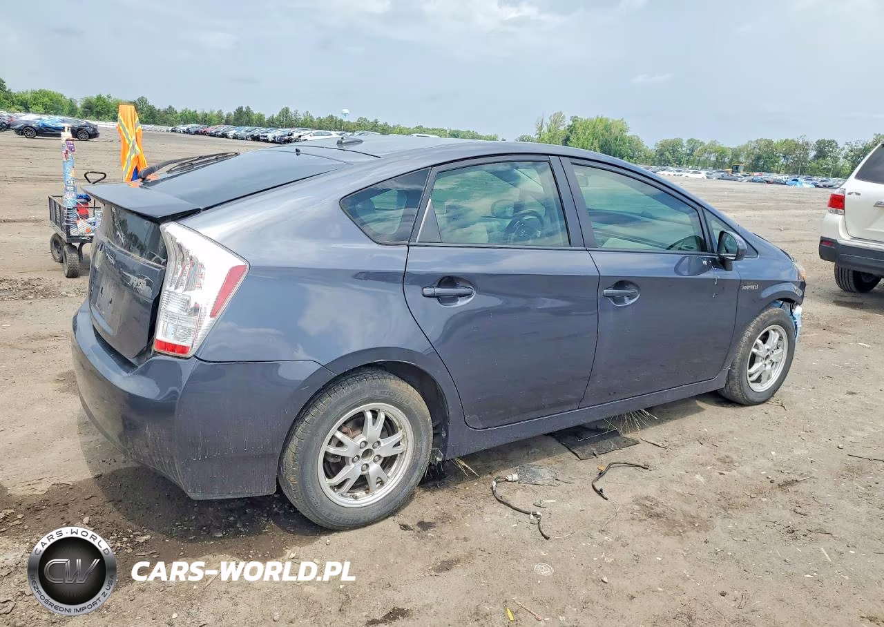 2011 Toyota Prius Three VIN:JTDKN3DU8B1409854 - 3