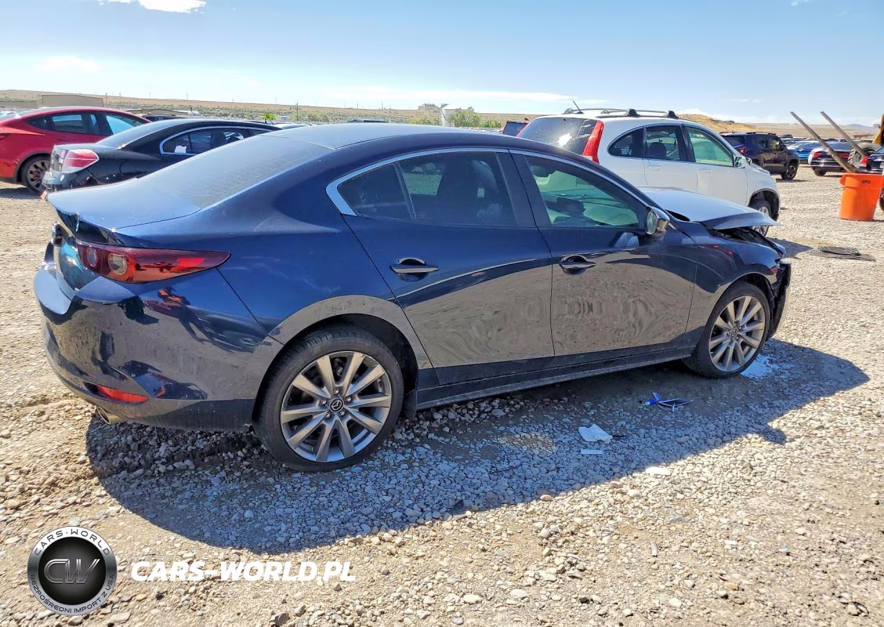 2022 Mazda 3 Preferred VIN:3MZBPACL8NM305117 - 3