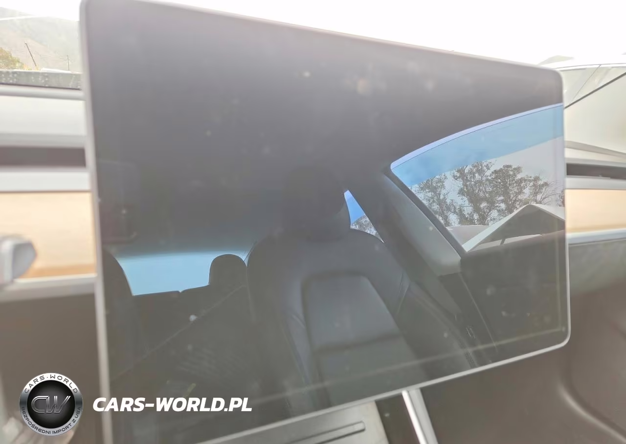 2018 Tesla Model 3 VIN:5YJ3E1EA3JF052750 - 9