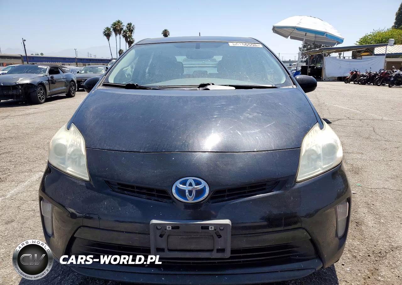 2014 Toyota Prius Four VIN:JTDKN3DU2E1739672 - 5