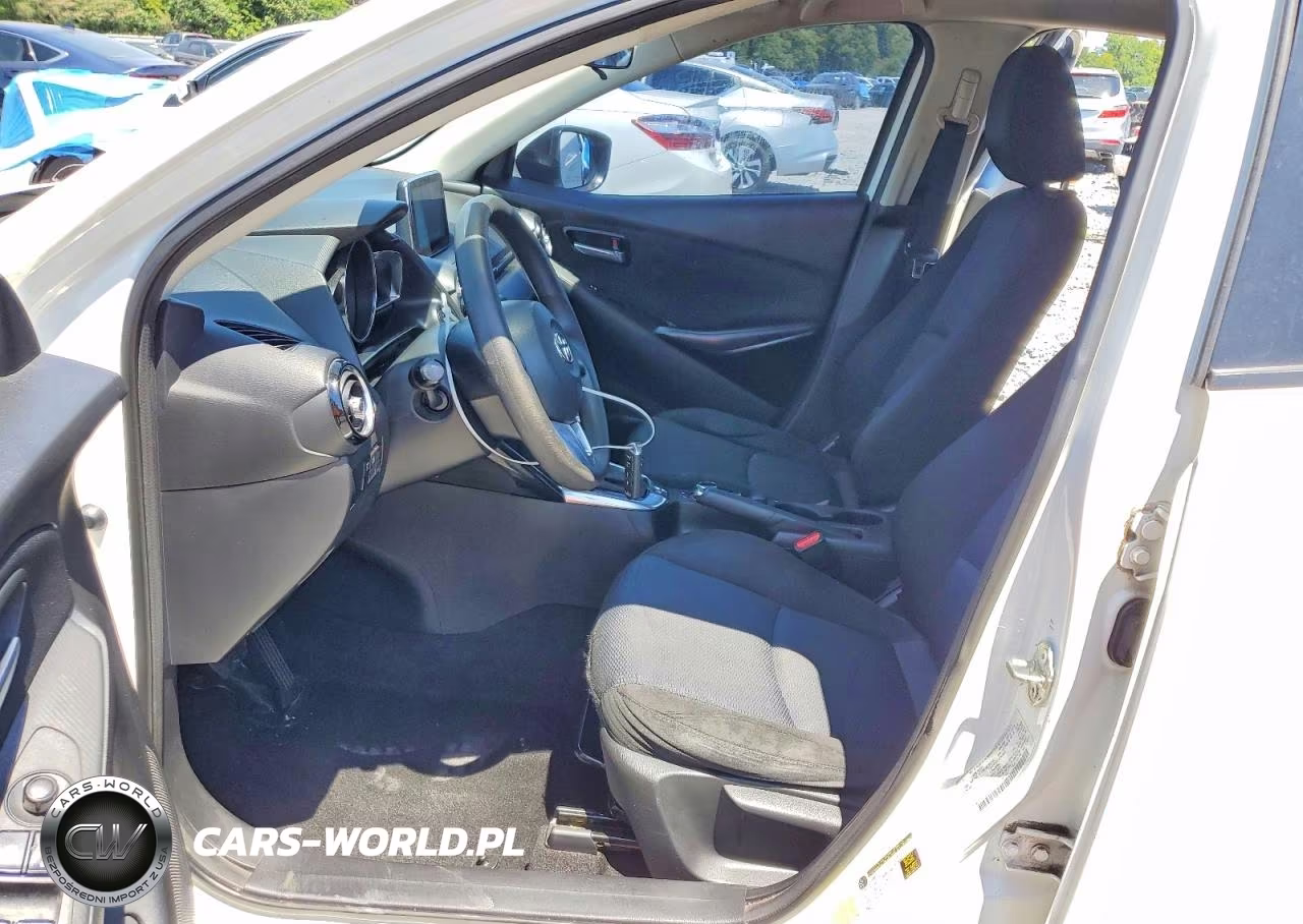 2018 Toyota Yaris Ia Base VIN:3MYDLBYV6JY314748 - 7