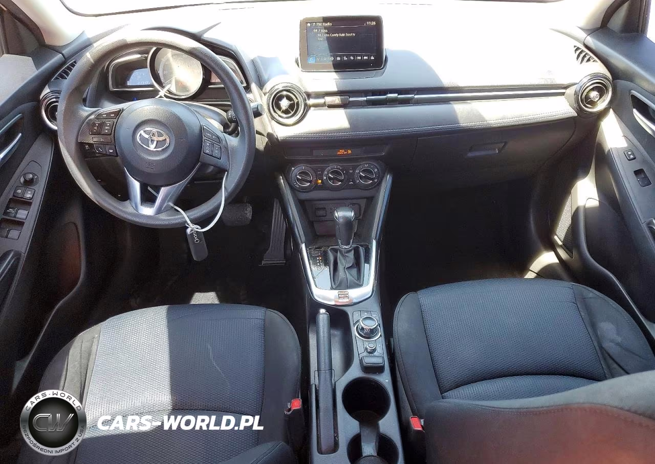 2018 Toyota Yaris Ia Base VIN:3MYDLBYV6JY314748 - 8