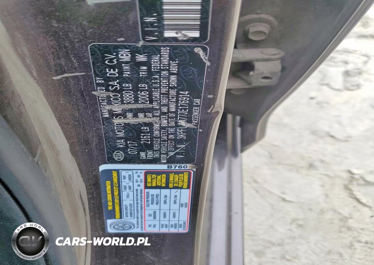 2018 Kia Forte Lx VIN:3KPFL4A77JE176914 - 12