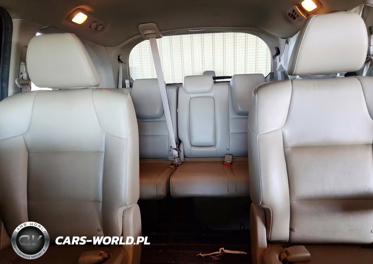 2015 Honda Odyssey Touring VIN:5FNRL5H92FB050701 - 10