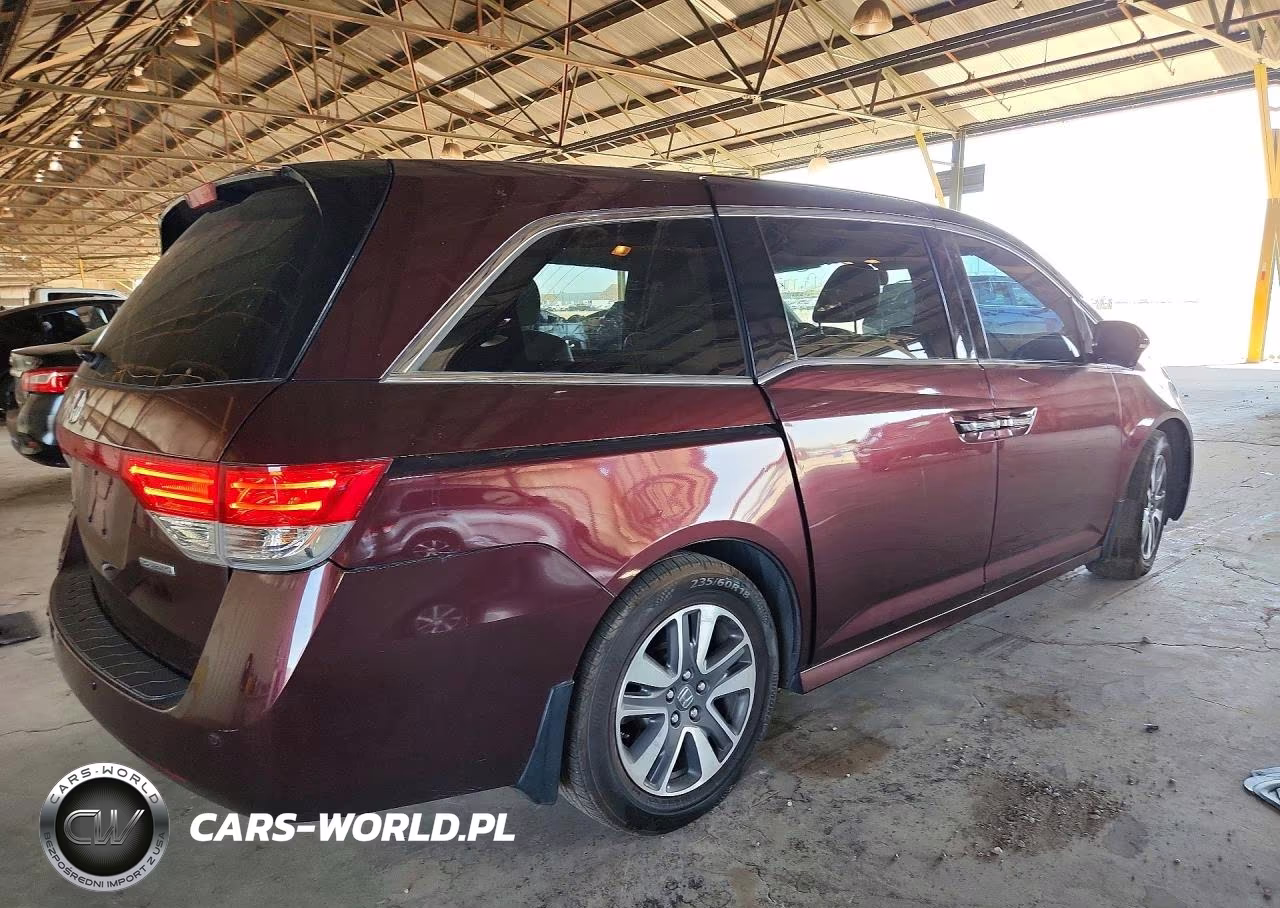 2015 Honda Odyssey Touring VIN:5FNRL5H92FB050701 - 3