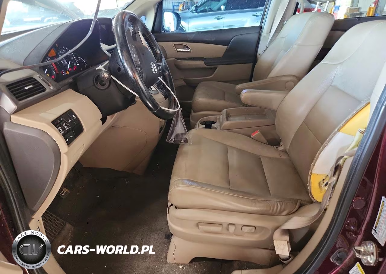 2015 Honda Odyssey Touring VIN:5FNRL5H92FB050701 - 7