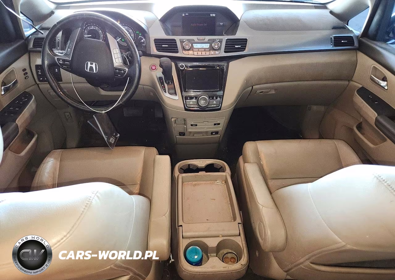 2015 Honda Odyssey Touring VIN:5FNRL5H92FB050701 - 8