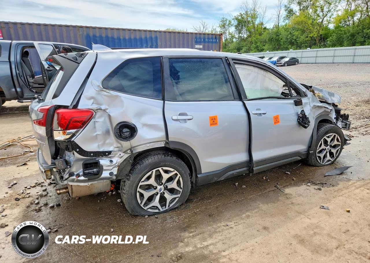 2019 Subaru Forester Premium VIN:JF2SKAGC6KH442733 - 3