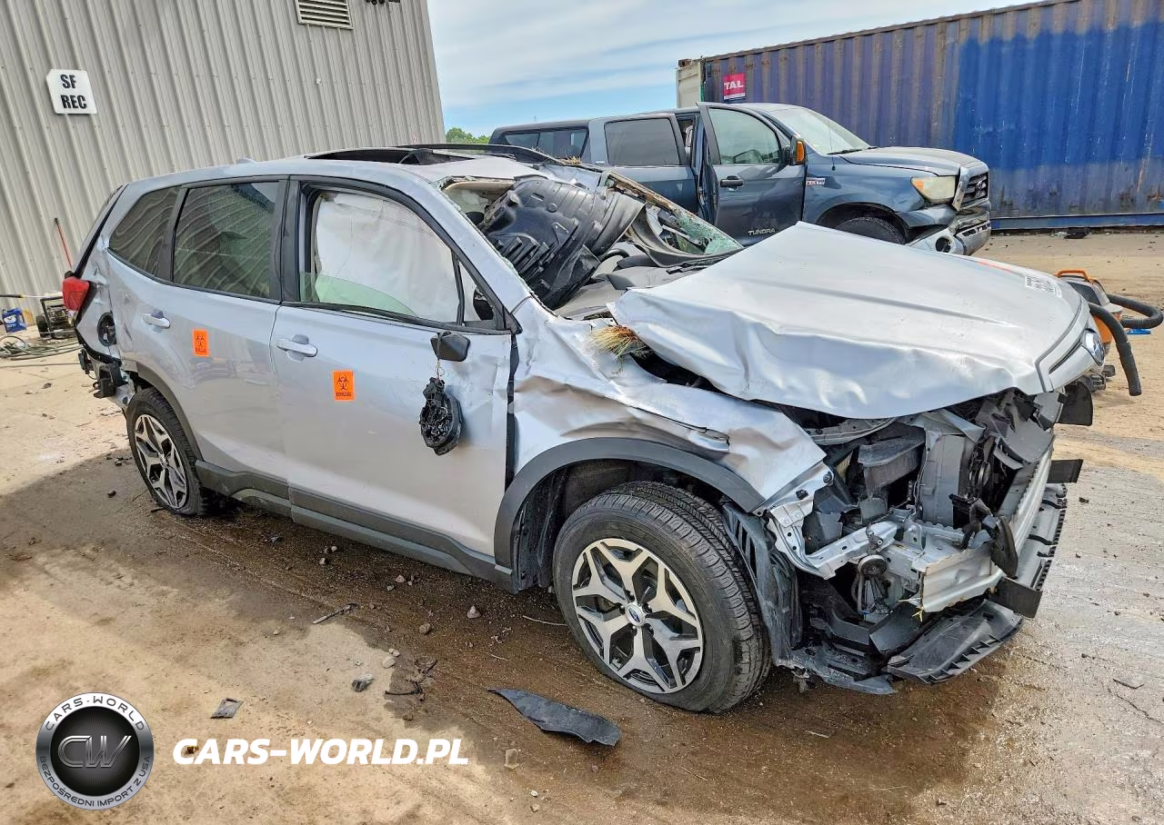 2019 Subaru Forester Premium VIN:JF2SKAGC6KH442733 - 4