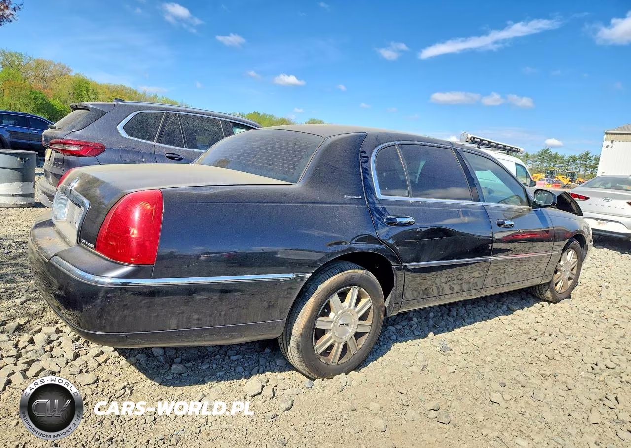 2011 Lincoln Town Car Executive L VIN:2LNBL8EV9BX759412 - 3