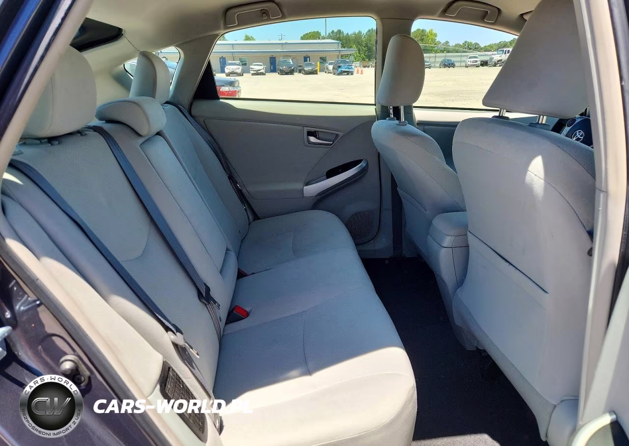 2014 Toyota Prius Three VIN:JTDKN3DU8E0372699 - 10