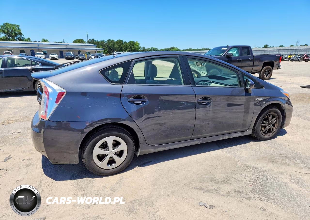 2014 Toyota Prius Three VIN:JTDKN3DU8E0372699 - 3
