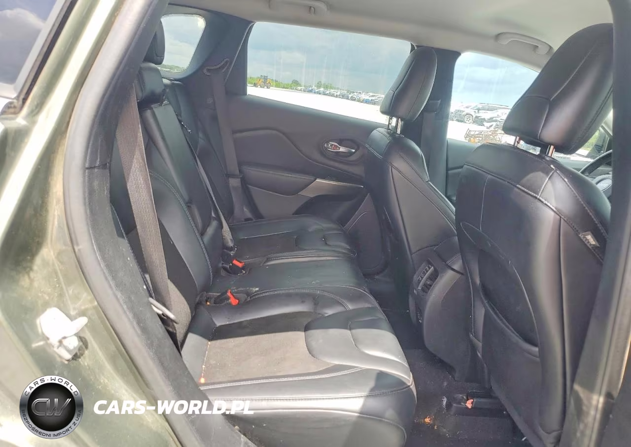 2021 Jeep Cherokee Latitude Plus VIN:1C4PJLLB6MD116053 - 11