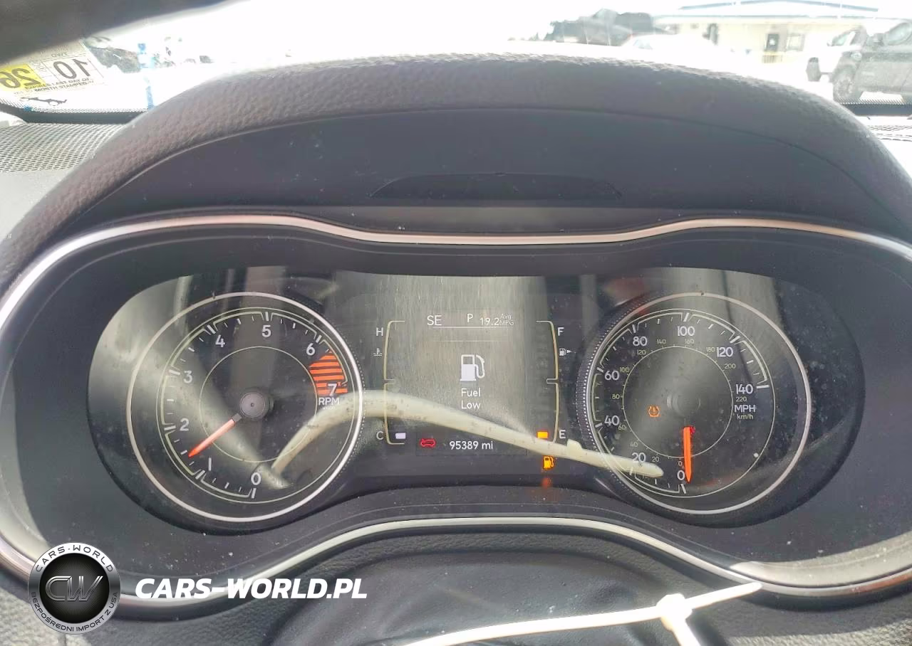 2021 Jeep Cherokee Latitude Plus VIN:1C4PJLLB6MD116053 - 9