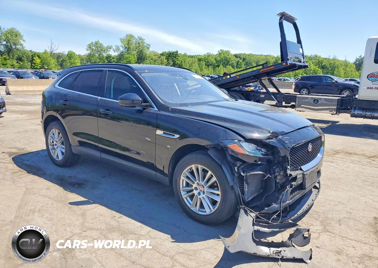 2017 Jaguar F-Pace Prestige VIN:SADCK2BN6HA089997 - 4