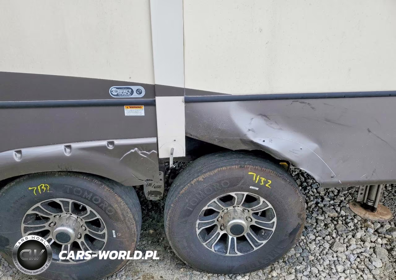 2017 Keystone Montana Camper VIN:4YDF37123H4700350 - 9