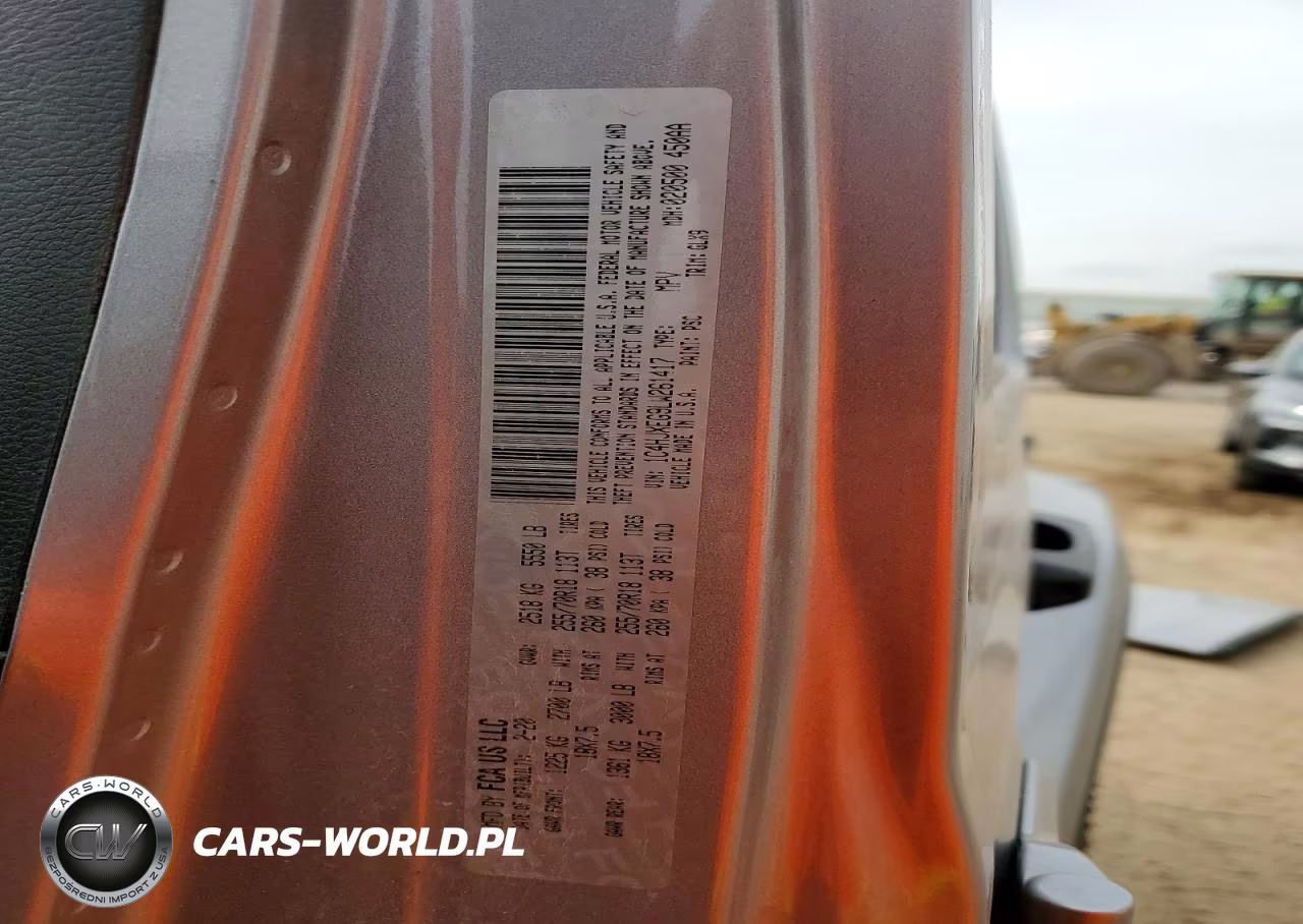 2020 Jeep Wrangler Unlimited Sahara VIN:1C4HJXEG9LW261417 - 14