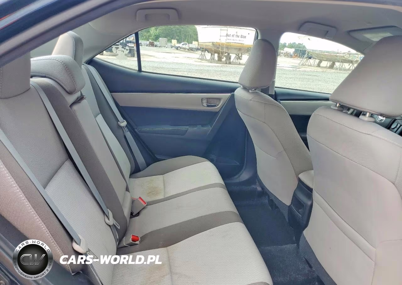 2018 Toyota Corolla Le VIN:5YFBURHE6JP849963 - 10