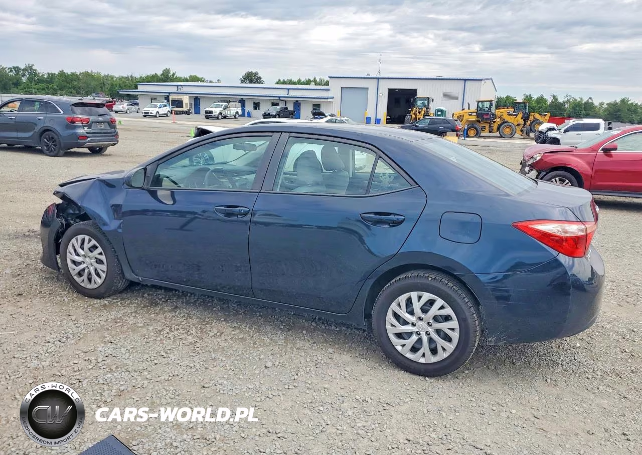 2018 Toyota Corolla Le VIN:5YFBURHE6JP849963 - 2