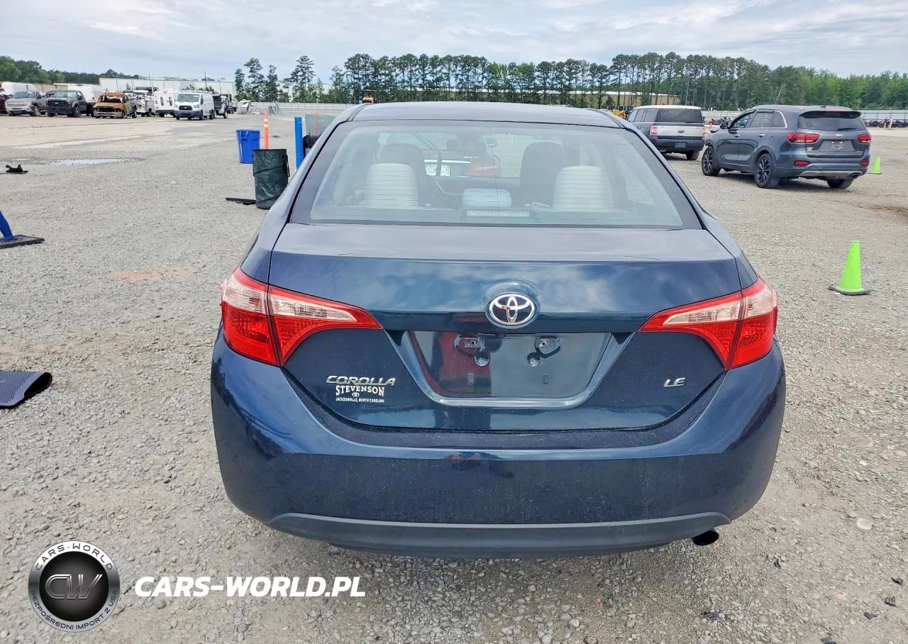 2018 Toyota Corolla Le VIN:5YFBURHE6JP849963 - 6