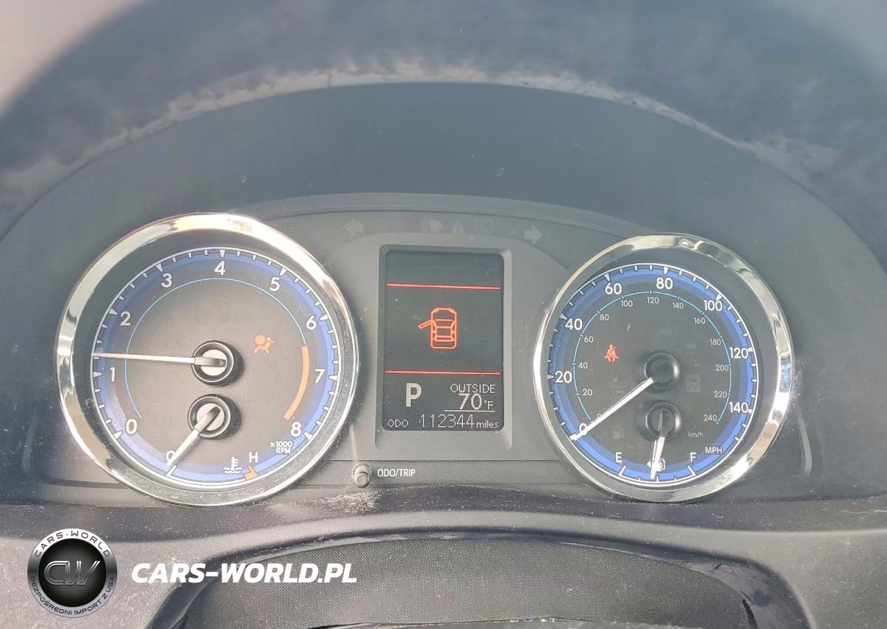 2018 Toyota Corolla Le VIN:5YFBURHE6JP849963 - 9