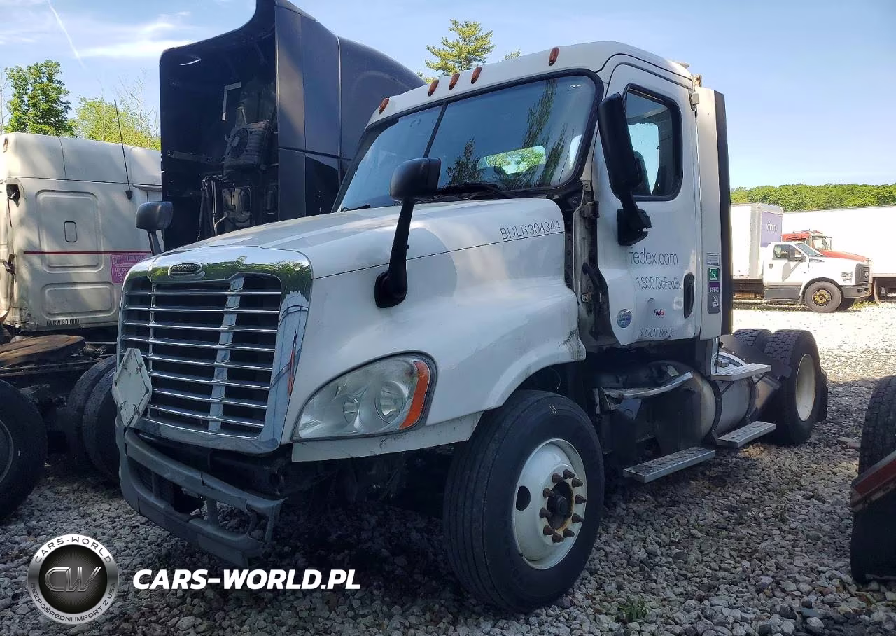 2014 Freightliner Cascadia Semi Truck VIN:1FUBGDDV2ELFN7172 - 2