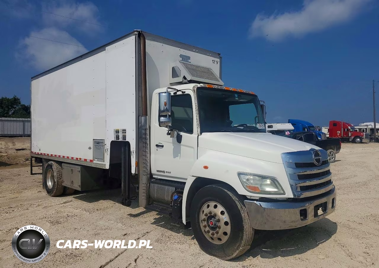 2013 Hino 338 Box Truck – zdjęcie 1 z 10