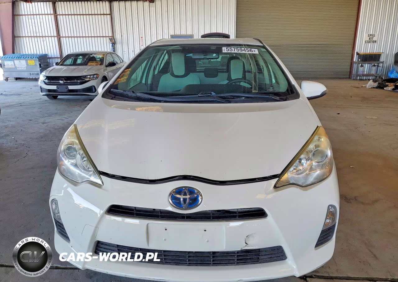 2014 Toyota Prius C One VIN:JTDKDTB37E1068545 - 5