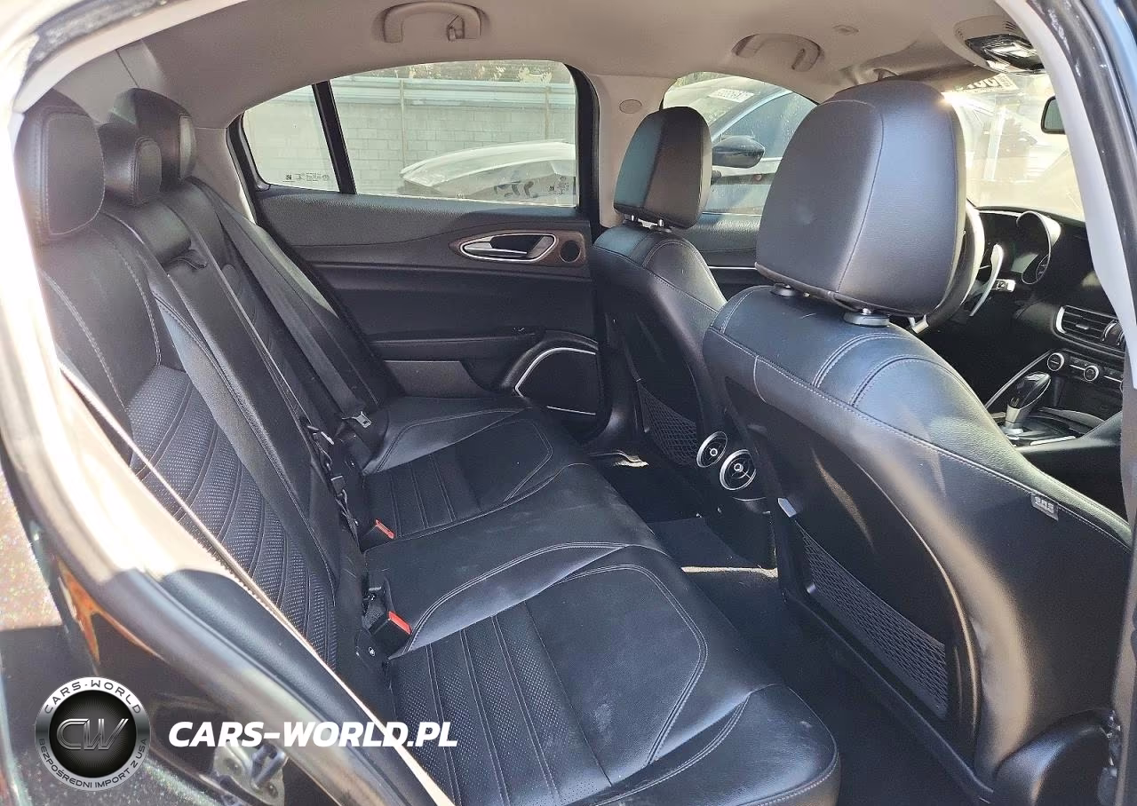 2017 Alfa Romeo Giulia Ti VIN:ZARFAECN6H7549593 - 10