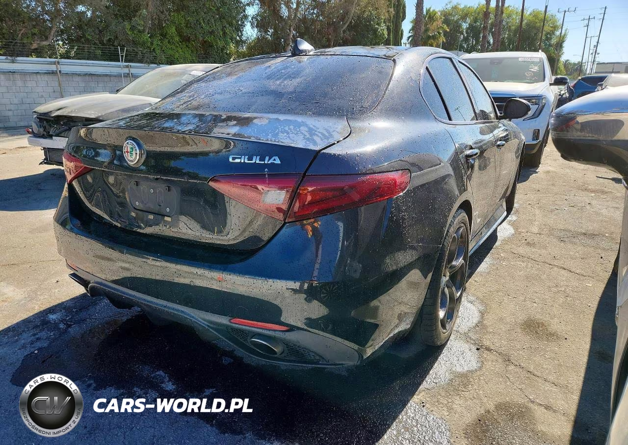 2017 Alfa Romeo Giulia Ti VIN:ZARFAECN6H7549593 - 3