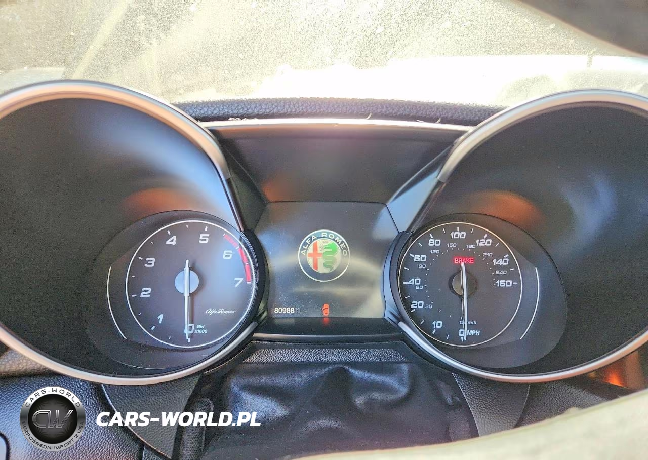 2017 Alfa Romeo Giulia Ti VIN:ZARFAECN6H7549593 - 9